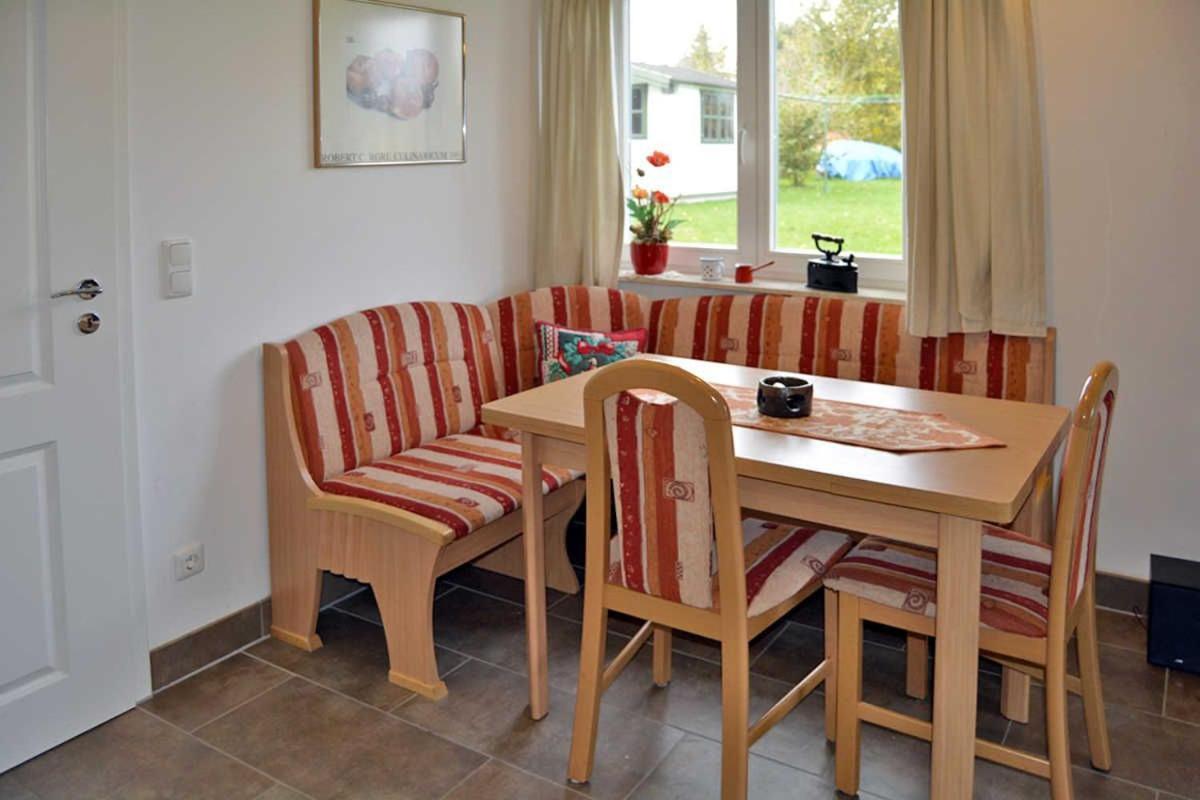 Reetdachhaus Im Fischerdorf Freest Exteriör bild